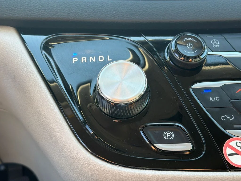 Used 2024 White Chrysler Touring L image 30