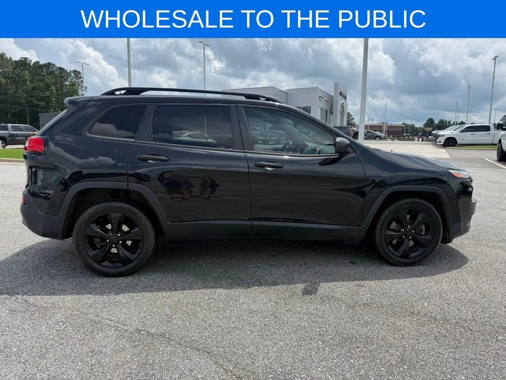 Used 2016 Black Jeep Altitude image 25