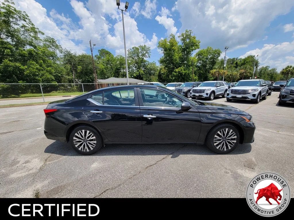 Used 2024 Black Nissan 2.5 SV image 6