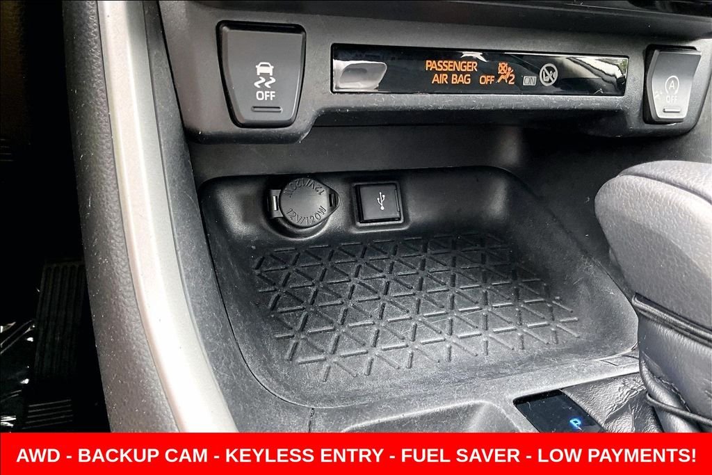 Used 2020 Silver Toyota LE image 16