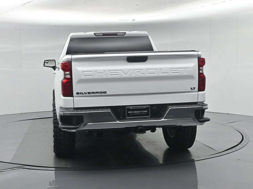 Used 2023 White Chevrolet LT image 31