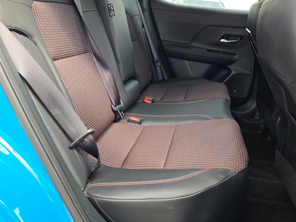 Certified Used 2025 White Nissan SR image 7