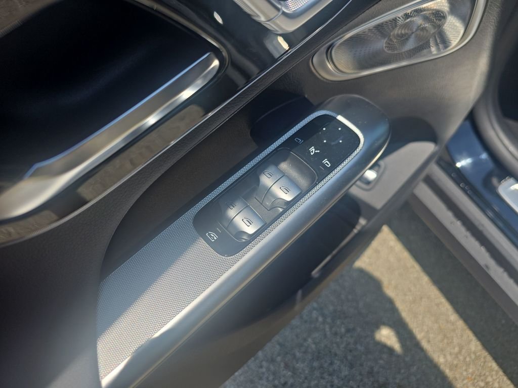 New 2026 Black Mercedes-Benz GLC 300 image 11