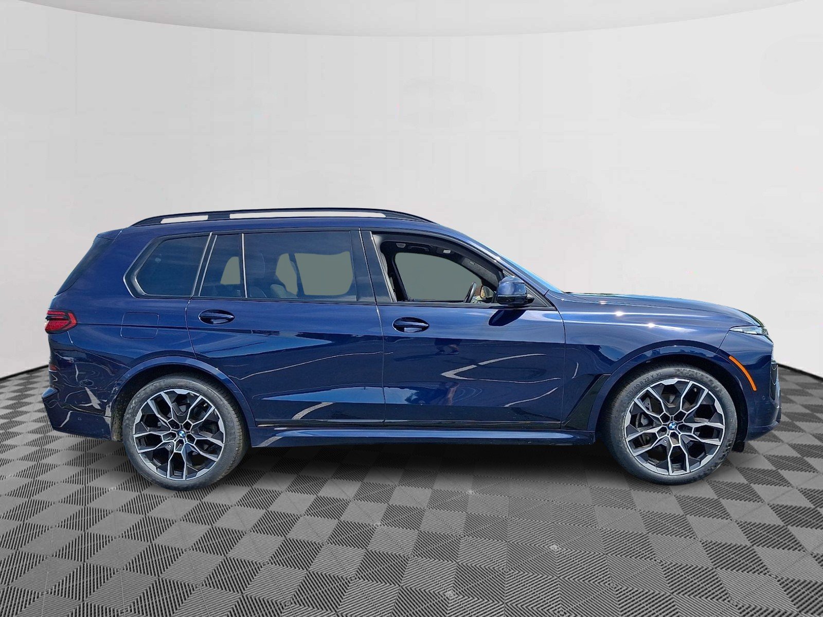 Used 2024 Tanzanite Blue II Metallic - C3Z BMW xDrive40i image 7