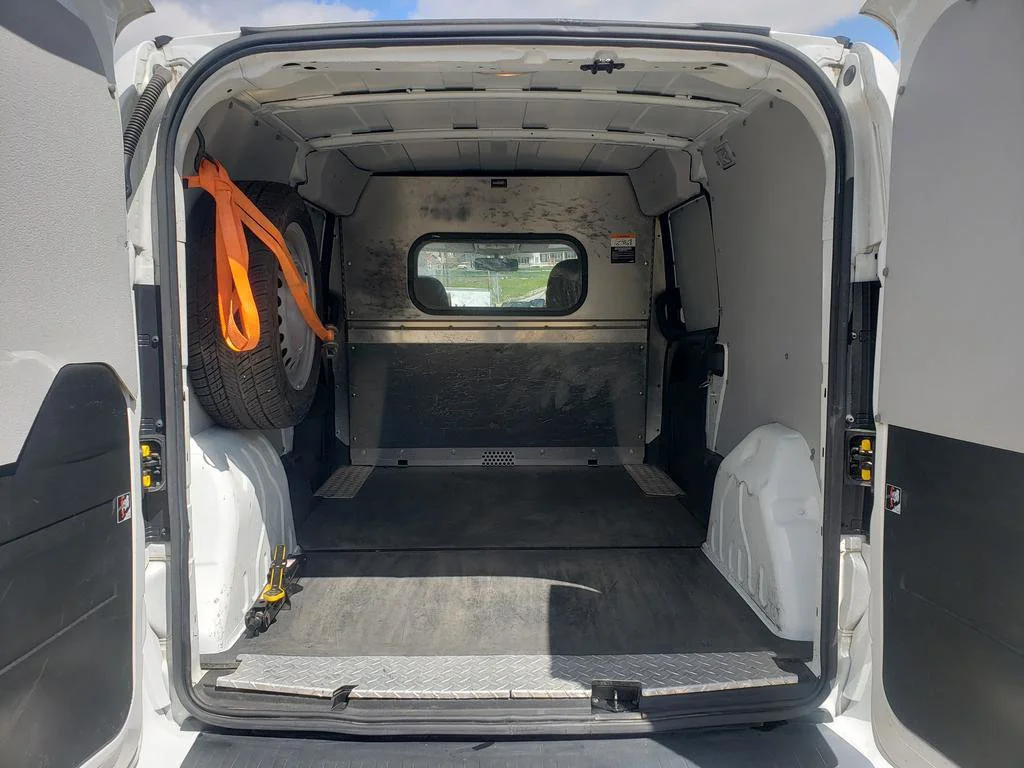 Used 2022 Bright White Ram Tradesman image 5