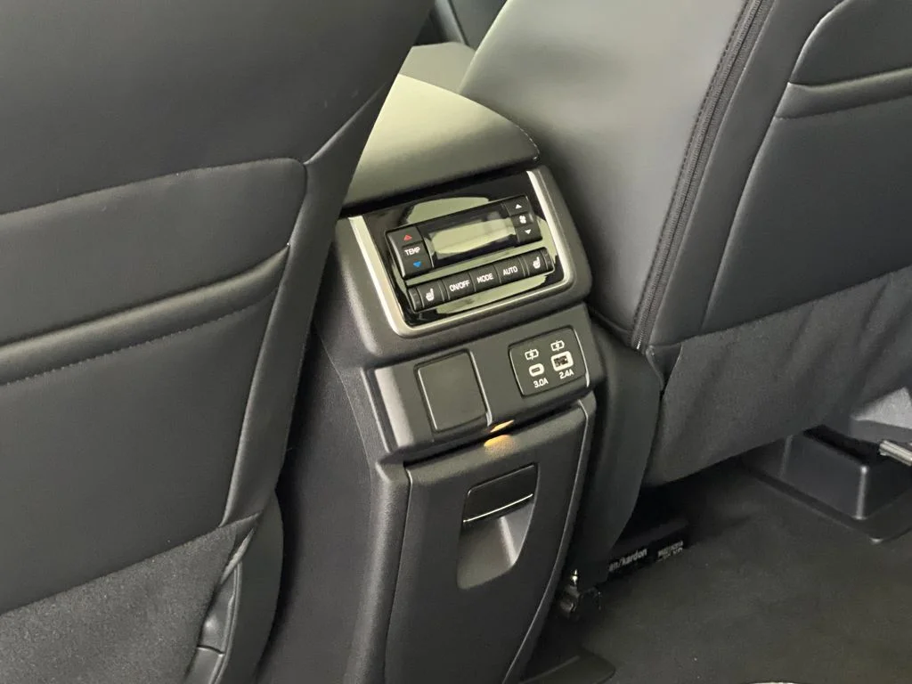 New 2026 CRYSTAL WHITE PEARL Subaru Limited 7-Passenger image 39