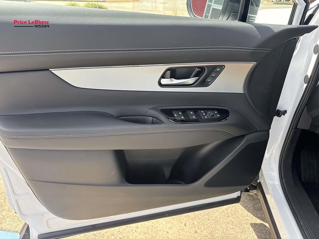 New 2026 Everest White Pearl TriCoat Nissan SL image 13