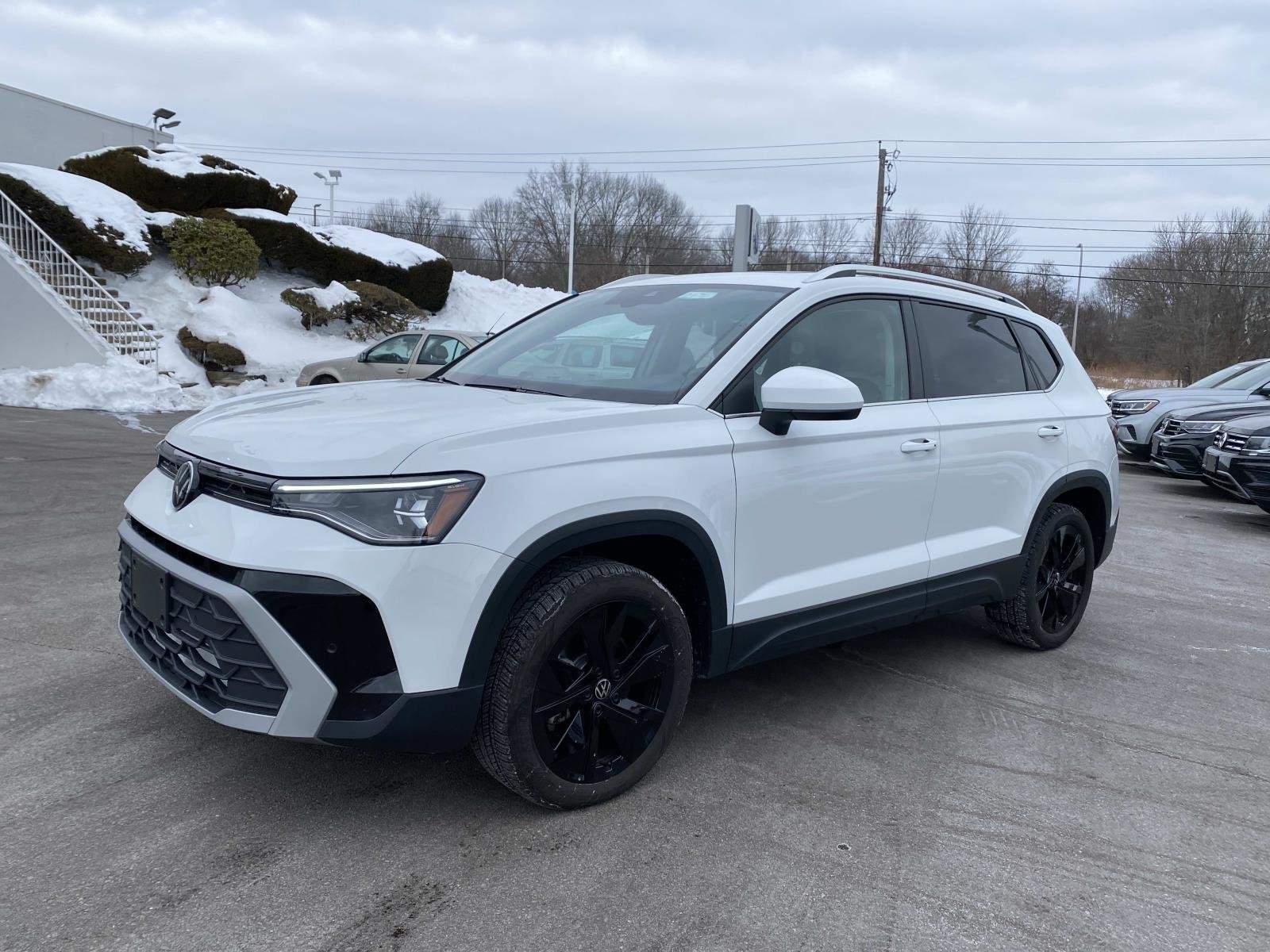 2025 Volkswagen Taos SE