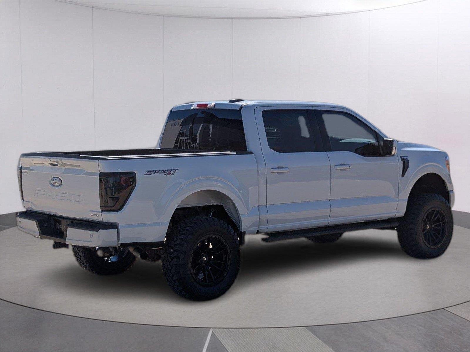 Used 2021 Space White Ford XLT image 8