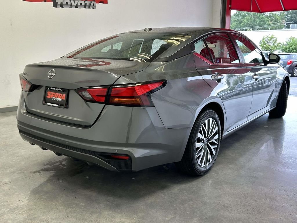 Used 2025 Gray Nissan 2.5 SV image 3