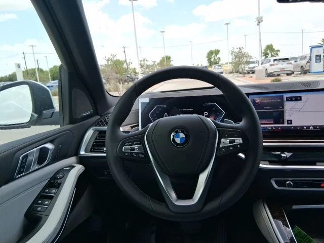 New 2026 Mineral White Metallic BMW sDrive40i image 9