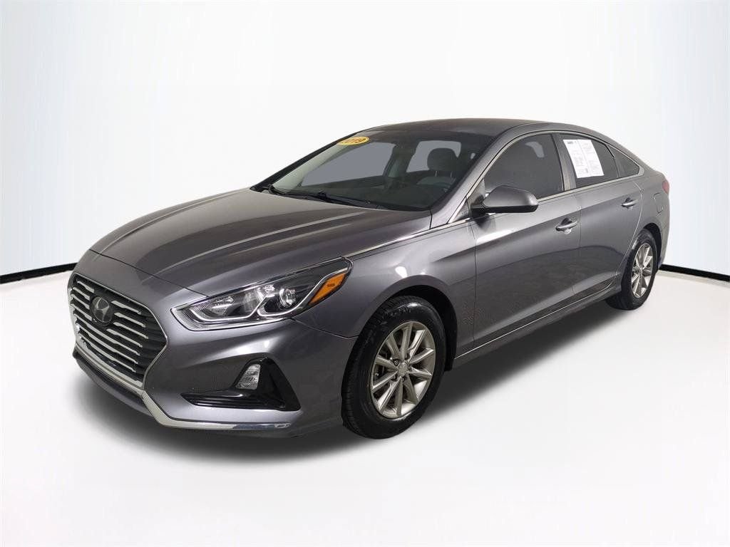 Used 2019 Gray Hyundai SE image 9