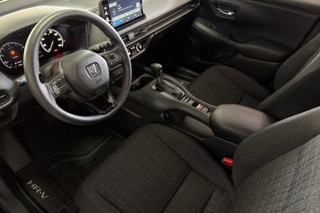New 2027 Platinum White Pearl Honda LX image 8