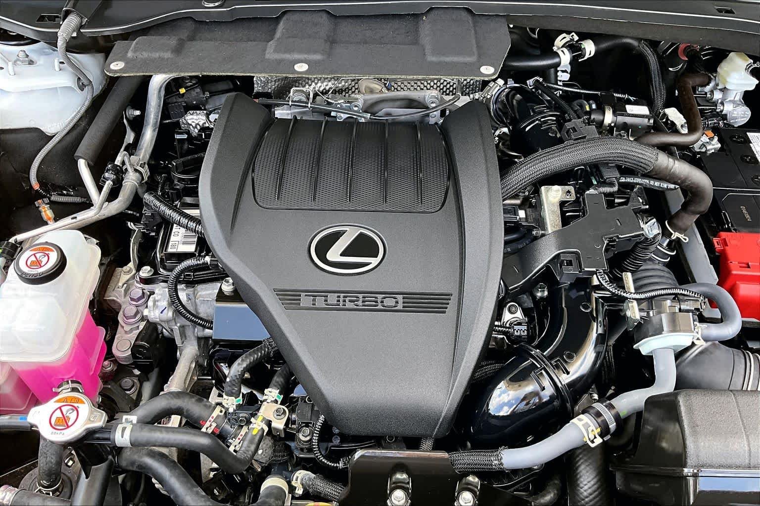 Used 2025 Wind Chill Pearl Lexus Premium image 32