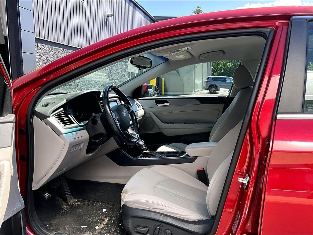Used 2018 Red Hyundai SEL image 7