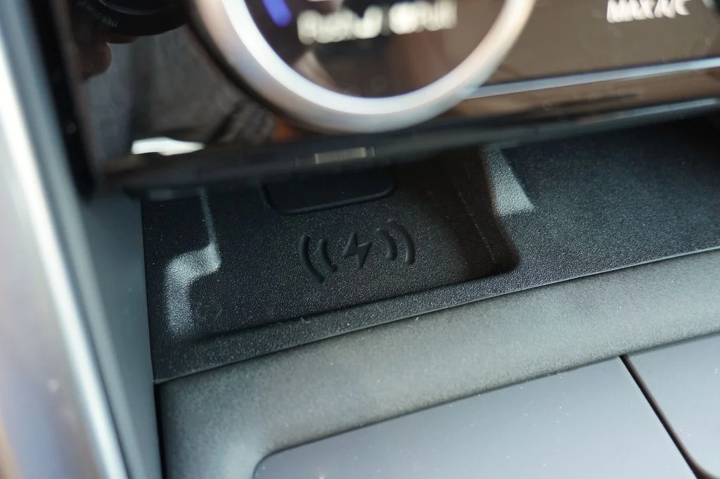 New 2026 Carpathian Grey Land Rover Dynamic SE image 26