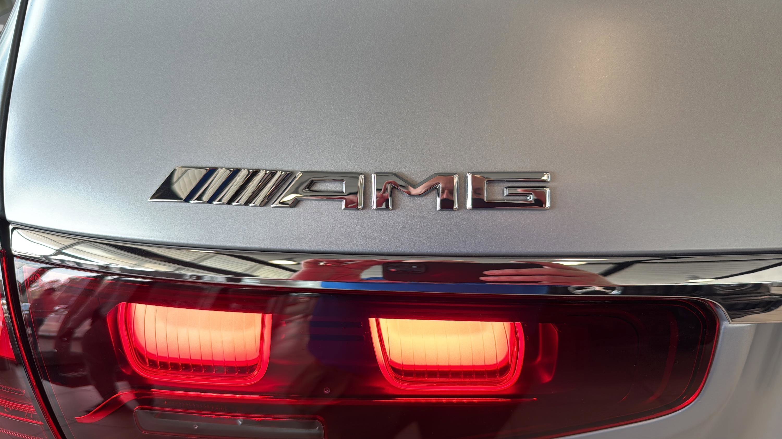 New 2026 MANUFAKTUR Signature Cirrus Silver Magno Mercedes-Benz AMG® GLS 63 image 14