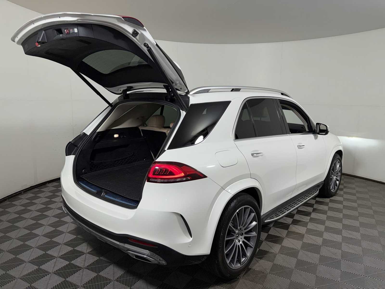 Used 2022 Polar White Mercedes-Benz GLE 350 image 23