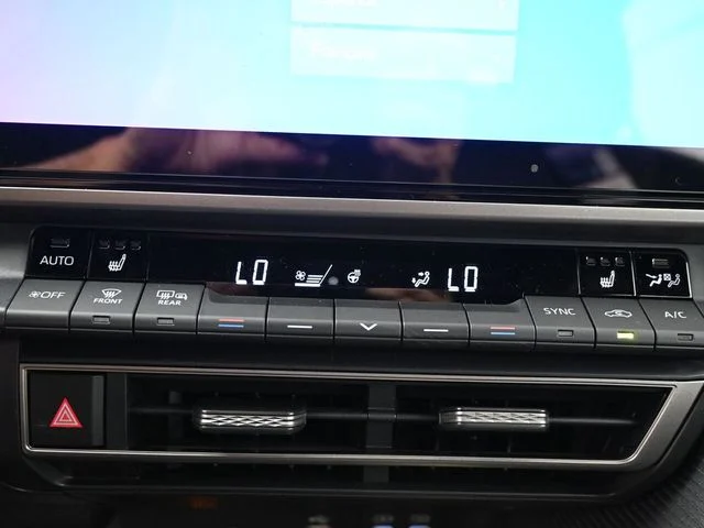 Used 2026  Toyota SE image 22
