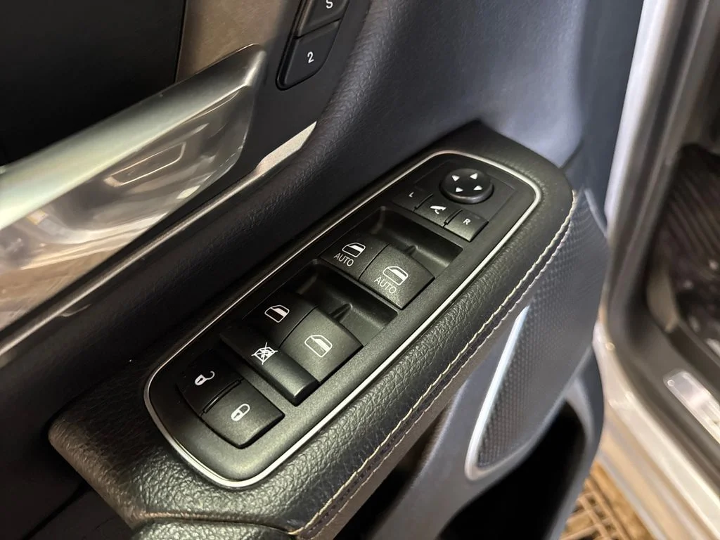Used 2020 Silver Ram Laramie image 16
