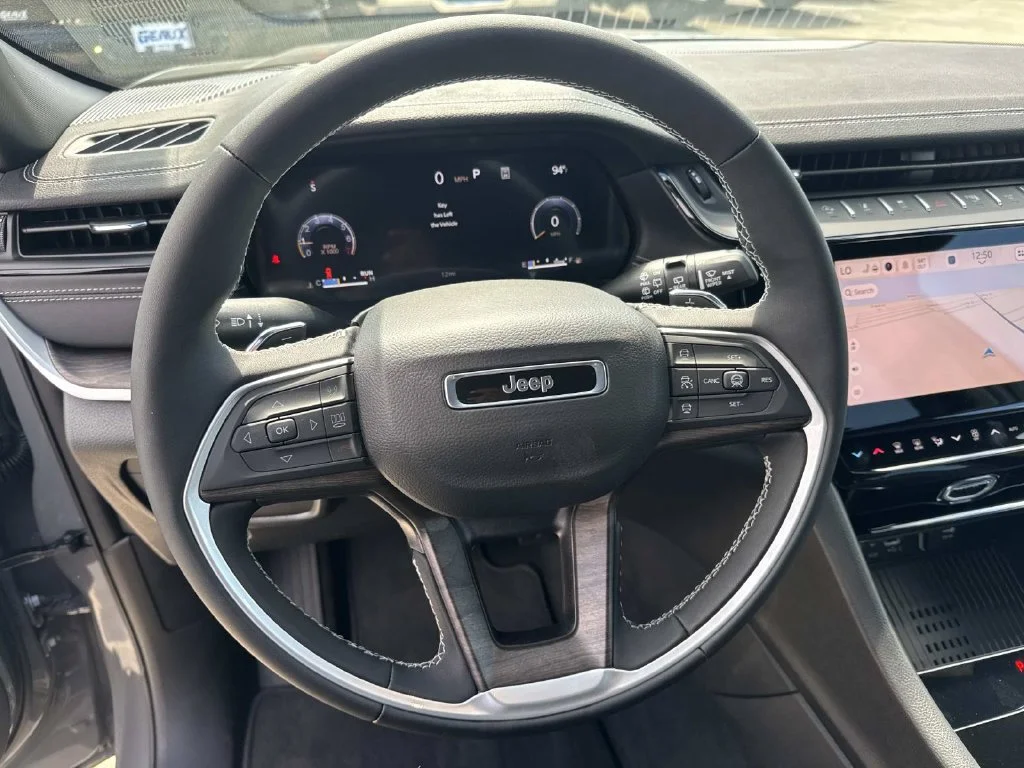 New 2027 Gray Jeep Laredo Altitude image 32