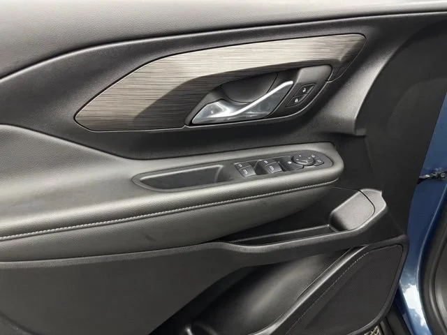 Used 2024 Downpour Metallic GMC SLE image 28