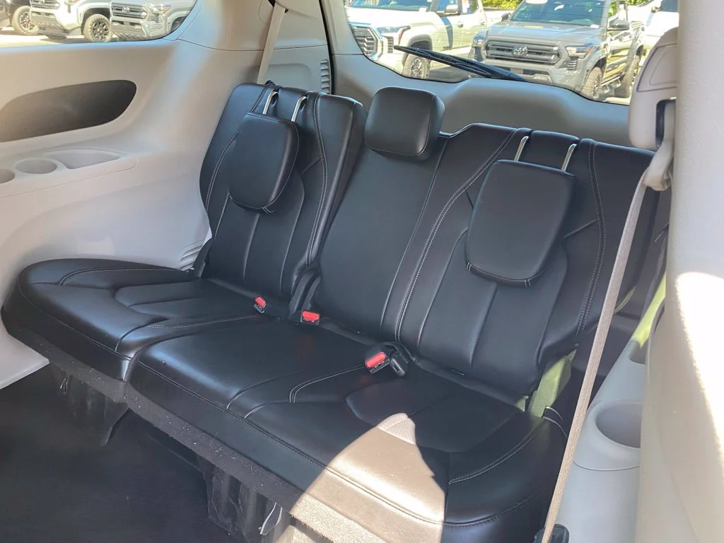 Used 2023 Gray Chrysler Touring L image 8