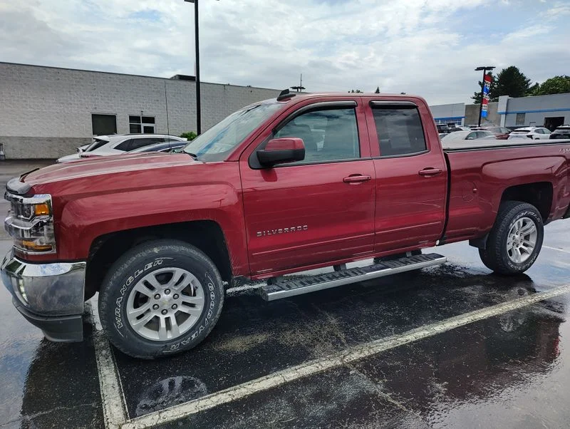Used 2018 Red Chevrolet LT image 8