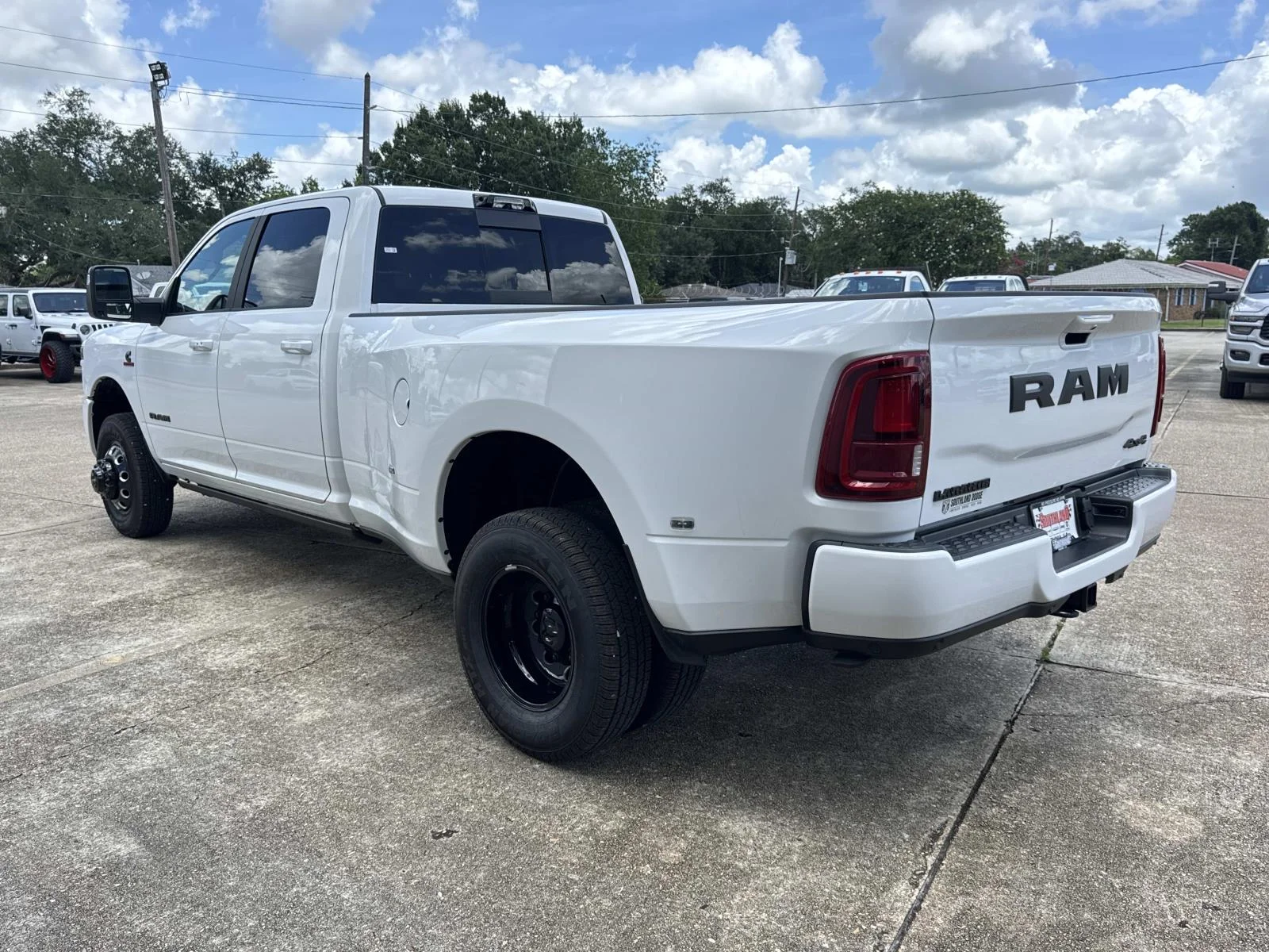 New 2026 Bright White Clear-Coat Exterior Paint RAM Laramie image 4