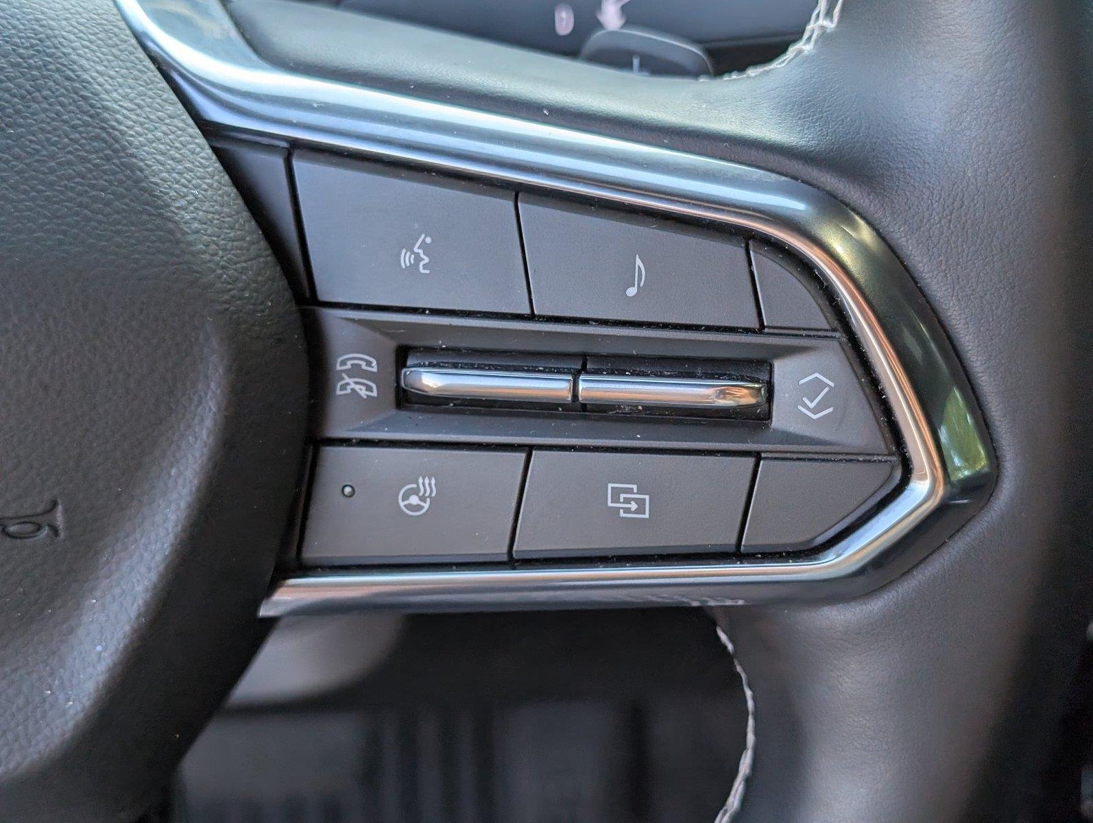 Used 2025 Lakeshore Blue Metallic Chevrolet LT image 28