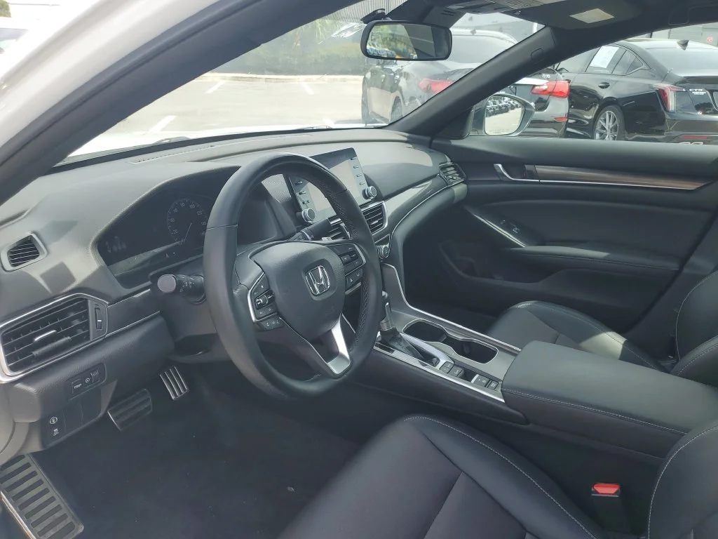 Used 2022 White Honda Sport image 11