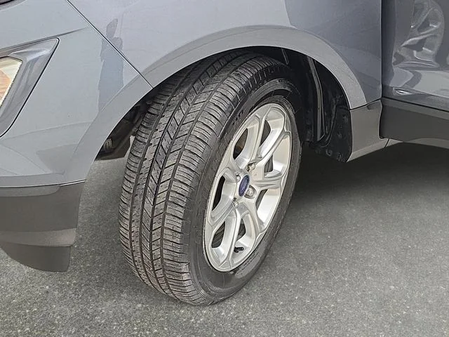 Used 2018 Smoke Metallic Ford SE image 32