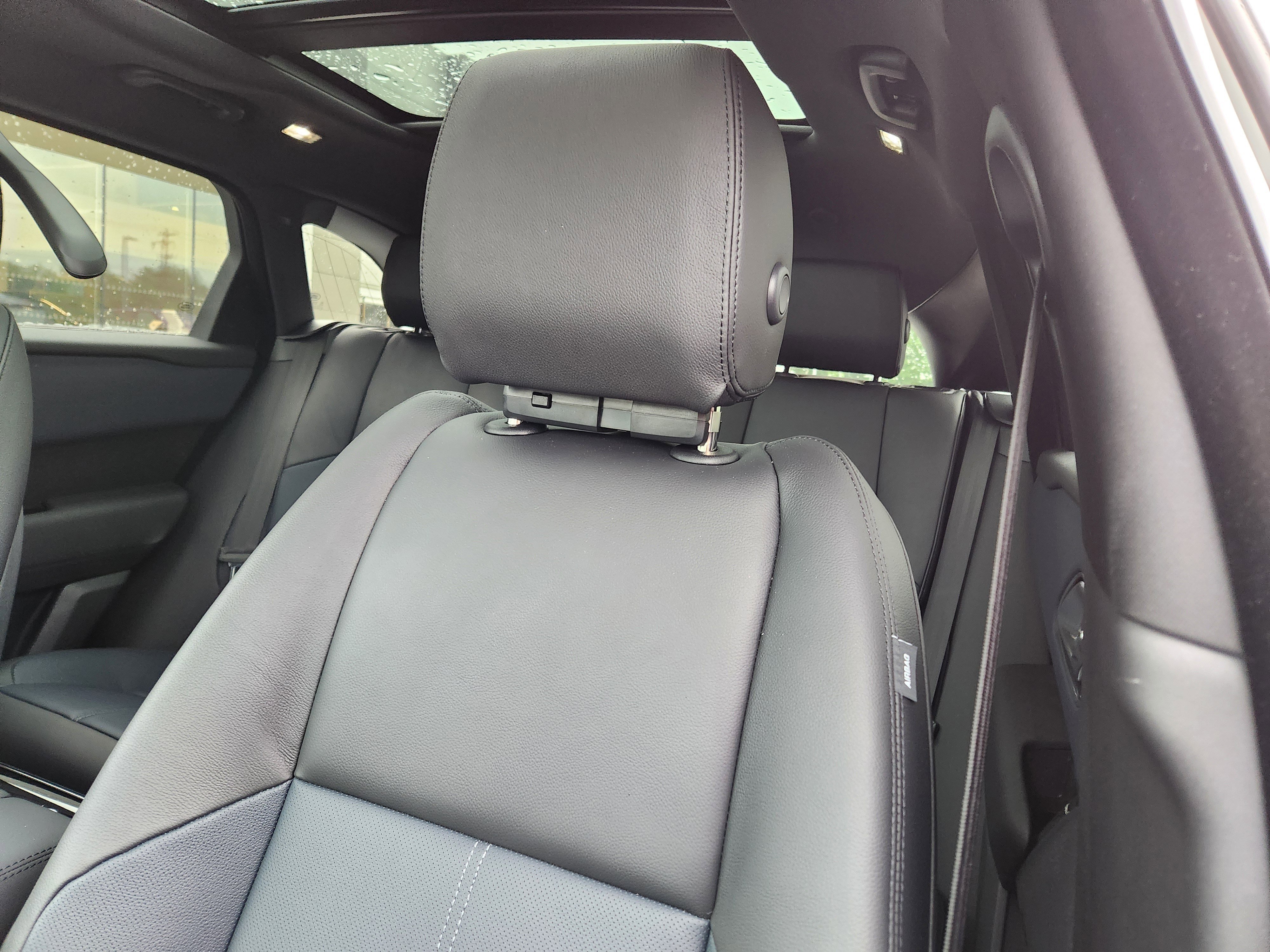 New 2026 Fuji White LAND ROVER S image 9