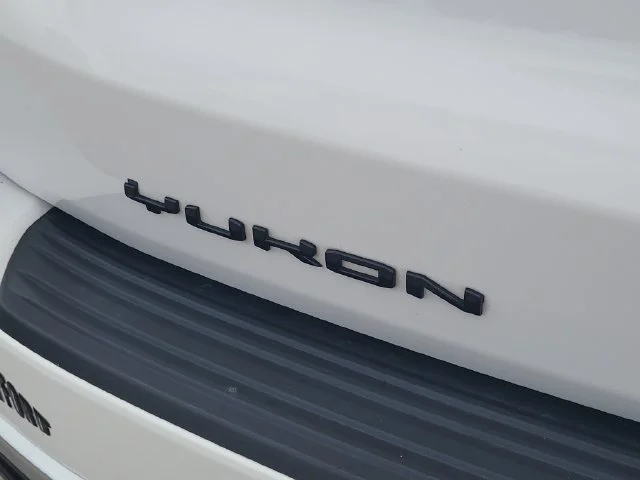 Used 2024 White GMC Denali image 10