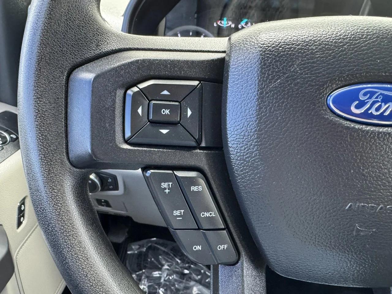 Used 2019 Ingot Silver Ford XLT image 31