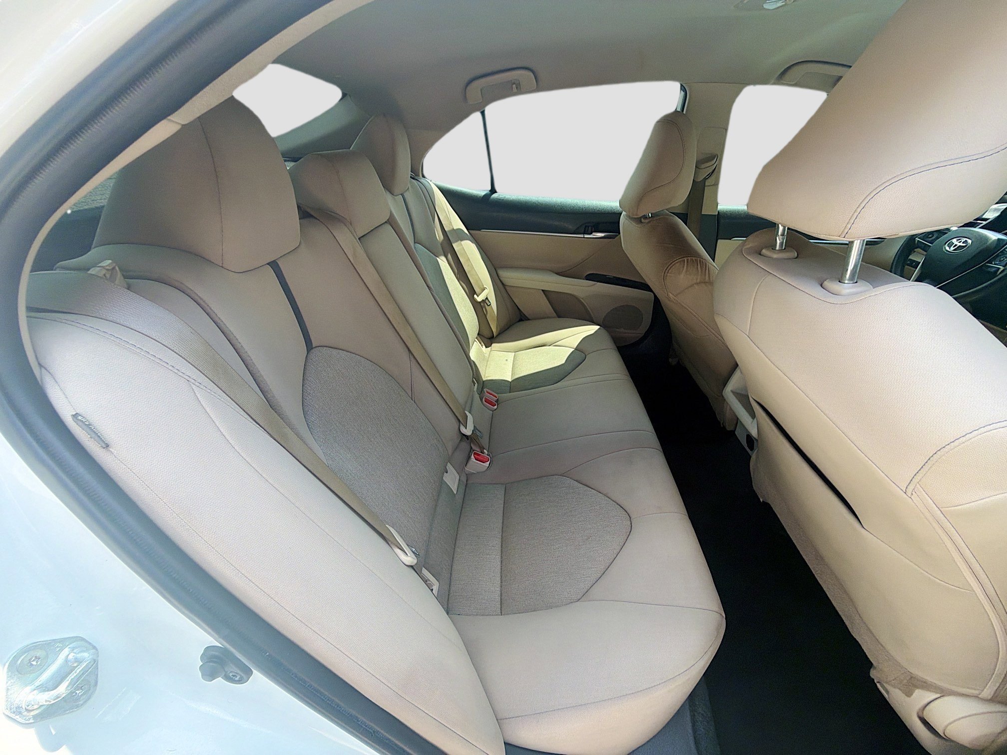 Used 2023 Ice Cap Toyota LE image 26