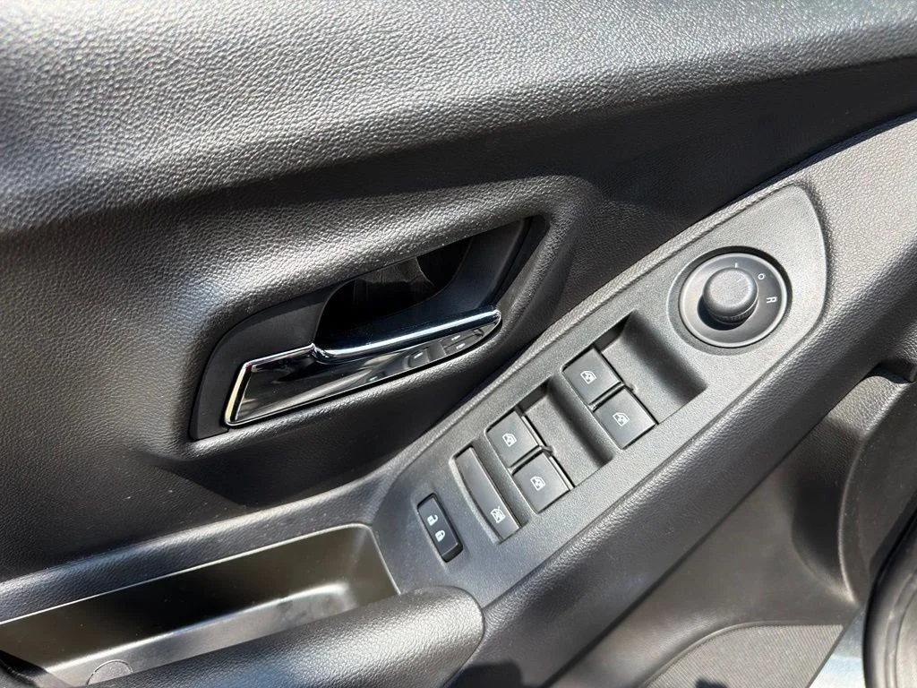Used 2019 Gray Chevrolet LS image 17