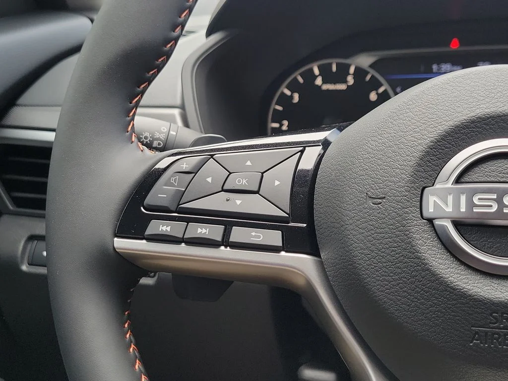 New 2026 White Nissan 2.5 SR image 25