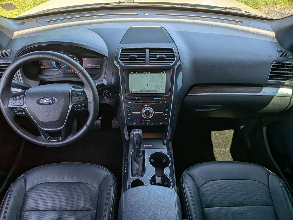Used 2018 Silver Ford Limited image 23