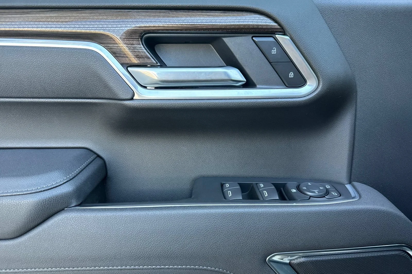 2026 Chevrolet Silverado 1500 LT - Photo 10