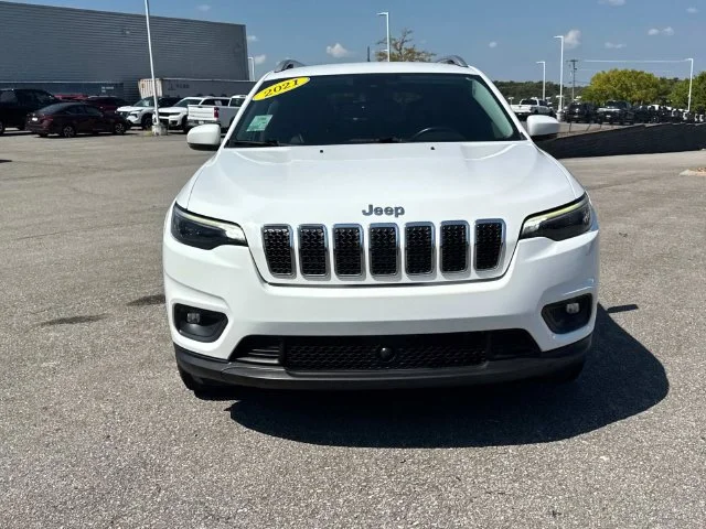 Used 2021 White Jeep Latitude Lux image 10