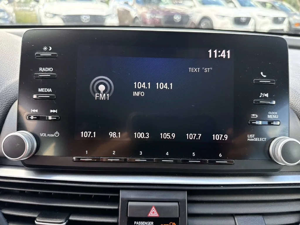 Used 2020  Honda LX image 26
