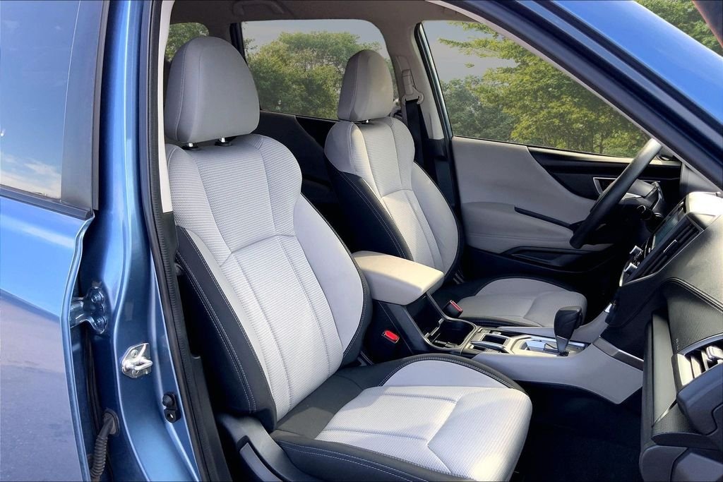 Used 2023 Blue Subaru Base image 27
