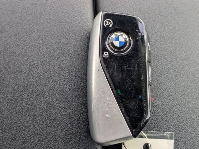 Used 2025 White BMW xDrive40i image 31