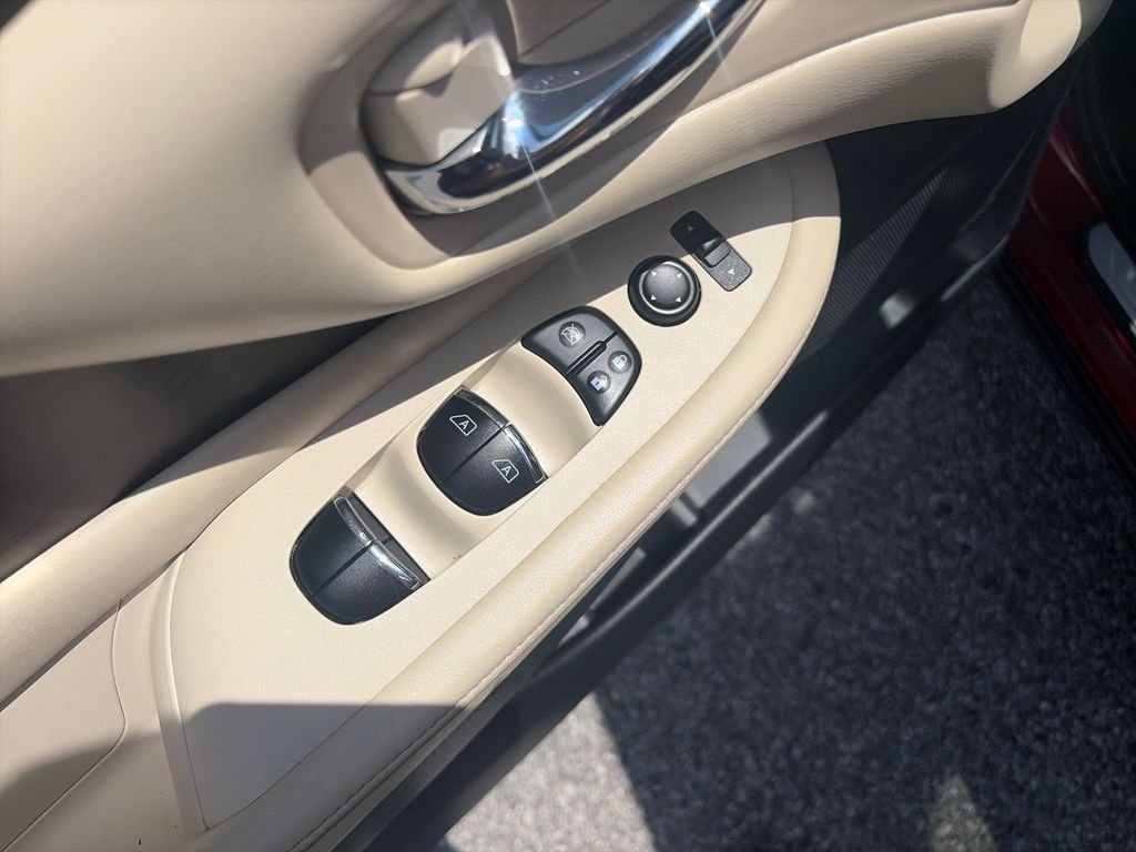 Used 2020 Cayenne Red Metallic Nissan Platinum image 12