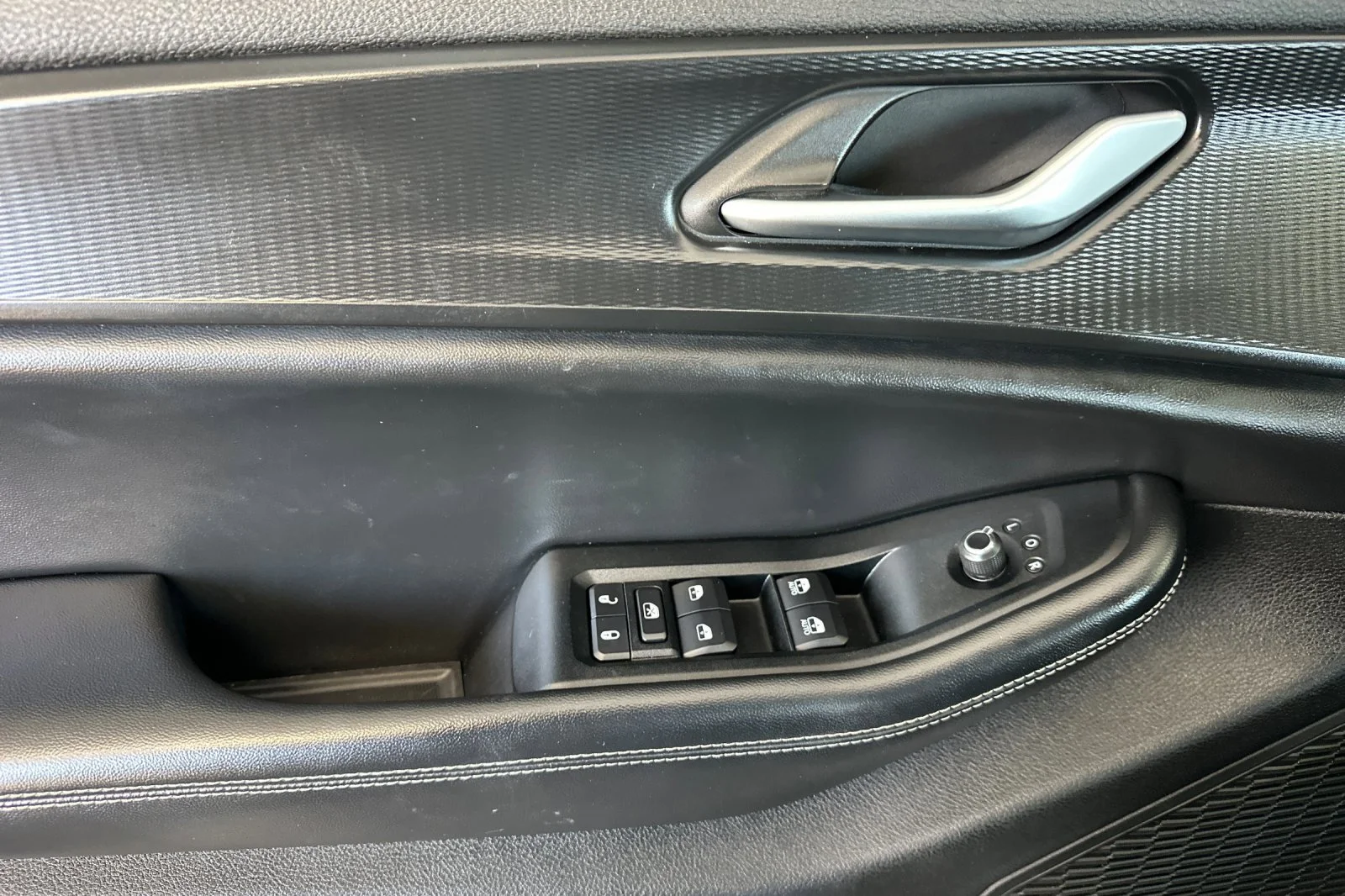 Used 2023 Bright White Clearcoat Jeep Laredo image 11