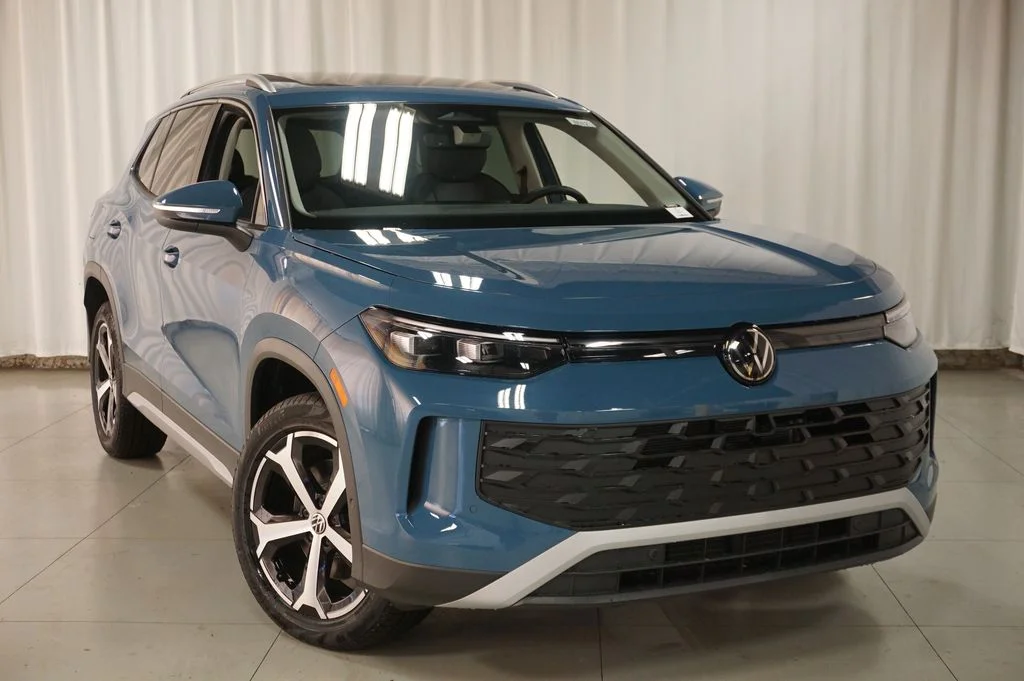 New 2026 Blue Volkswagen 2.0T SE image 4