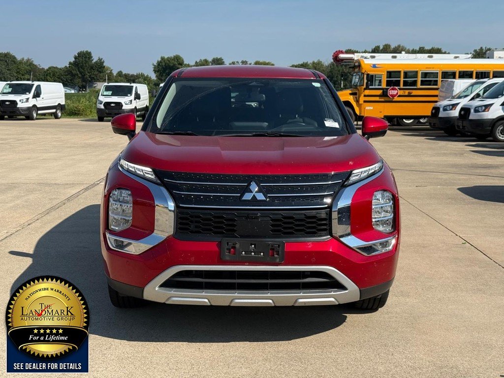 Used 2024 Red Diamond Mitsubishi SE Black Edition FWD image 2
