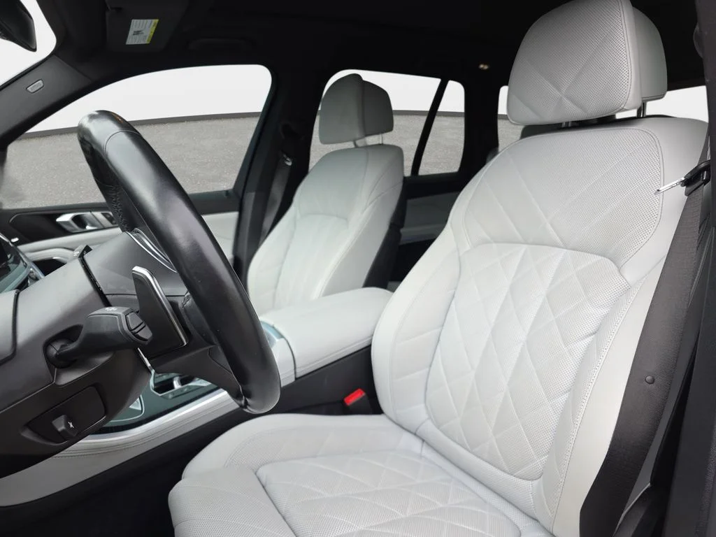 Used 2024 Alpine White BMW xDrive40i image 16