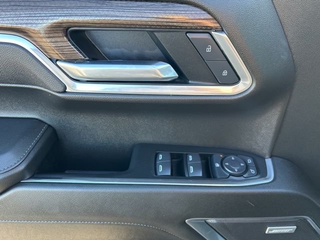 Used 2025 White Chevrolet RST image 42